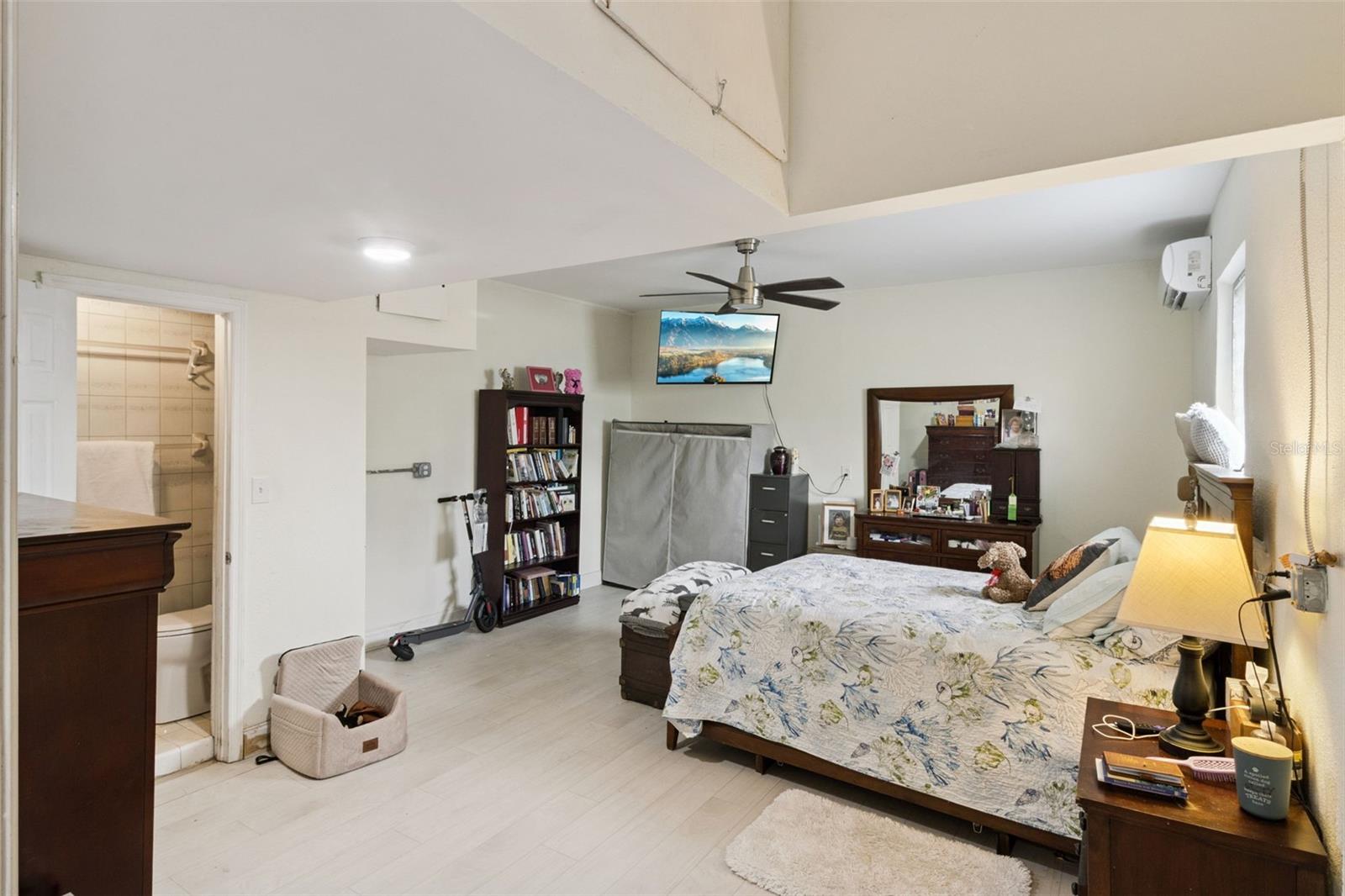 1247 S SAN REMO AVE — photo 16