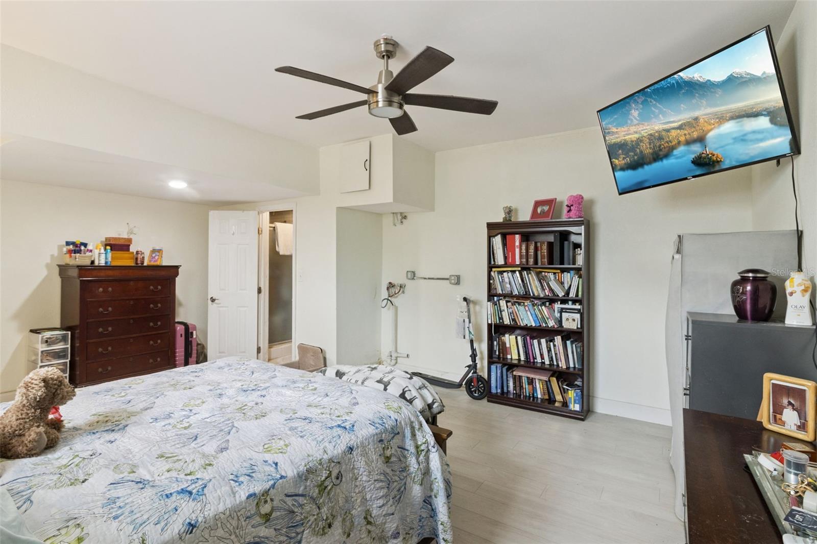 1247 S SAN REMO AVE — photo 14