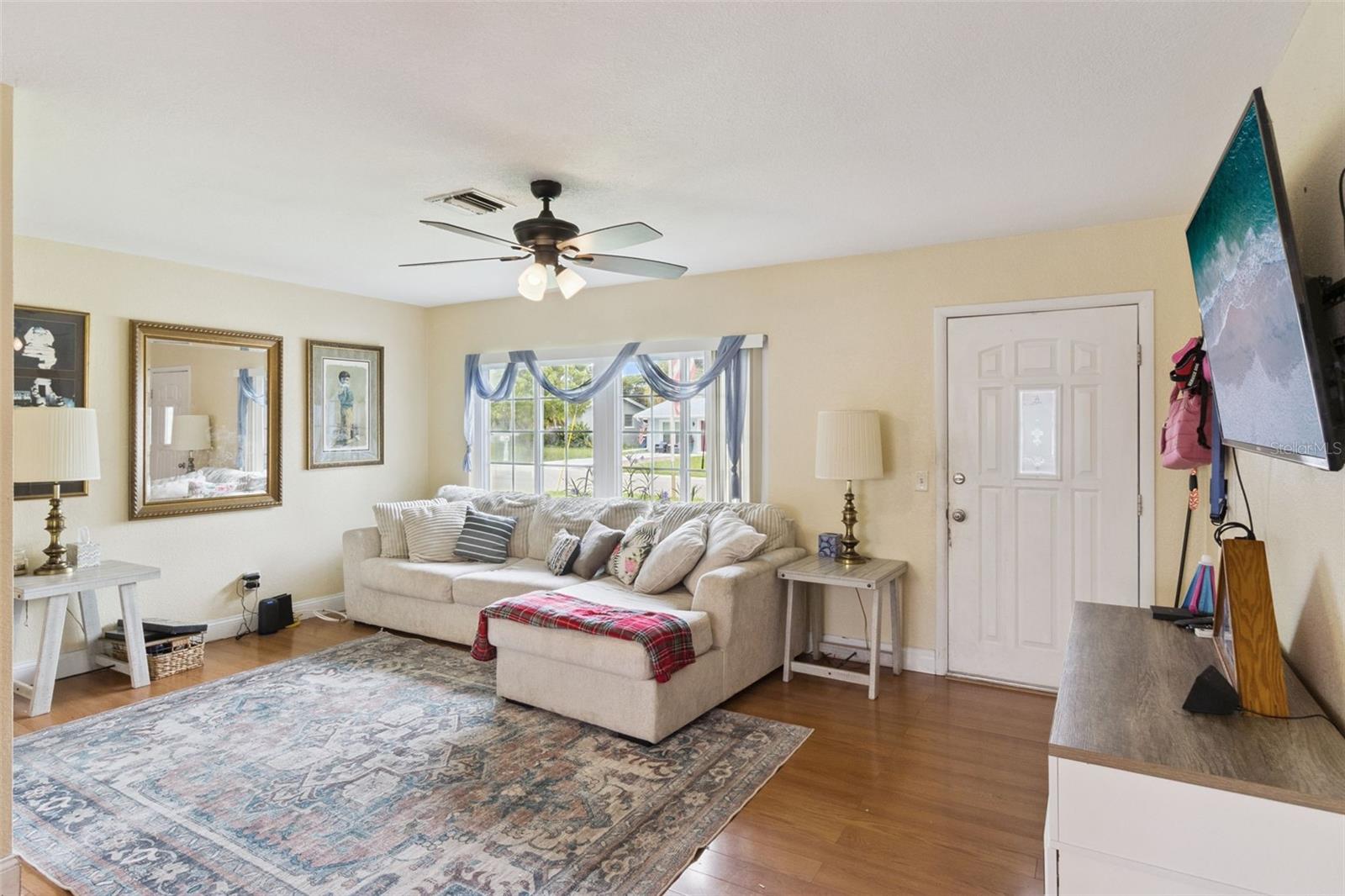 1247 S SAN REMO AVE — photo 3