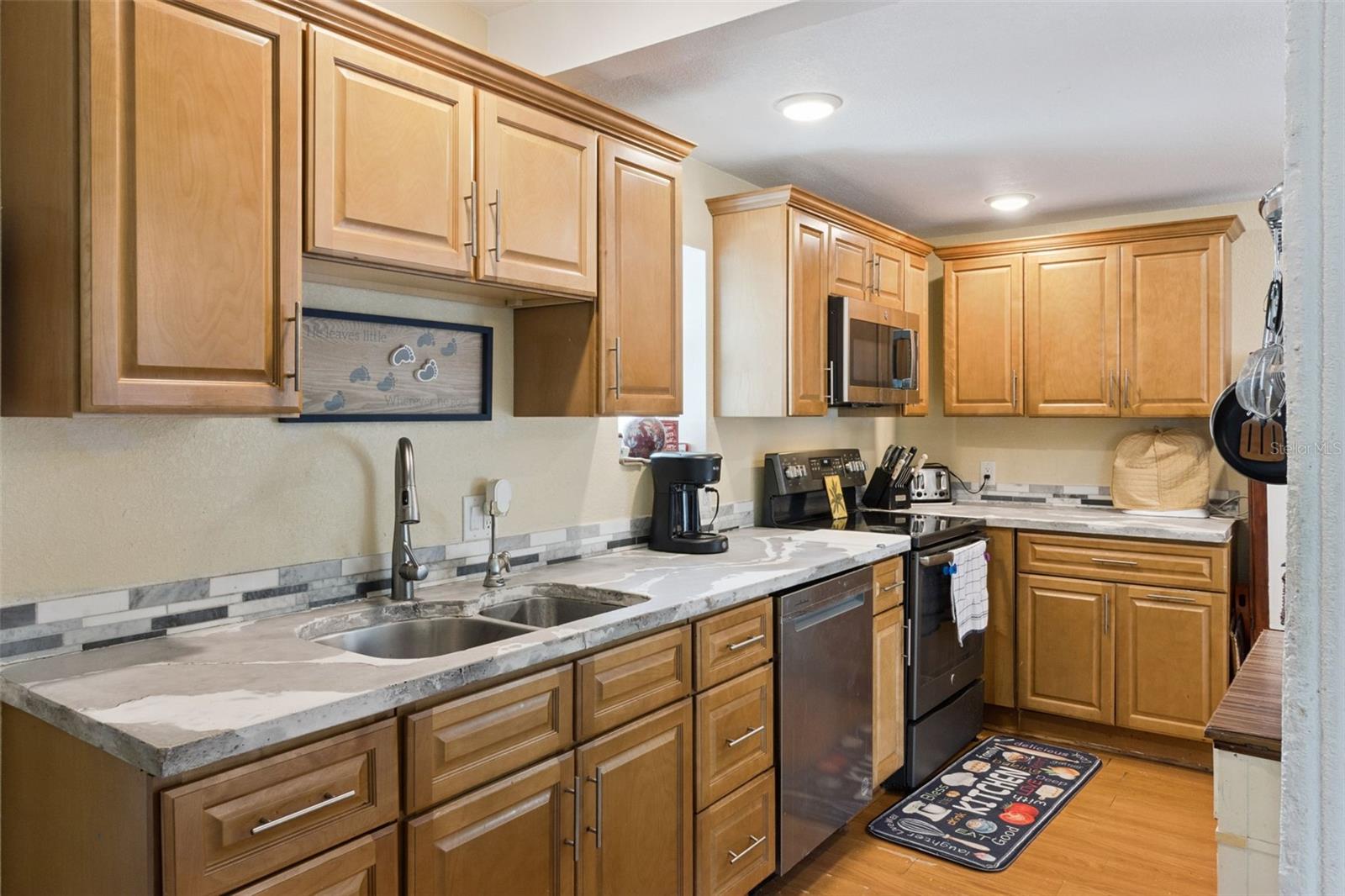 1247 S SAN REMO AVE — photo 13