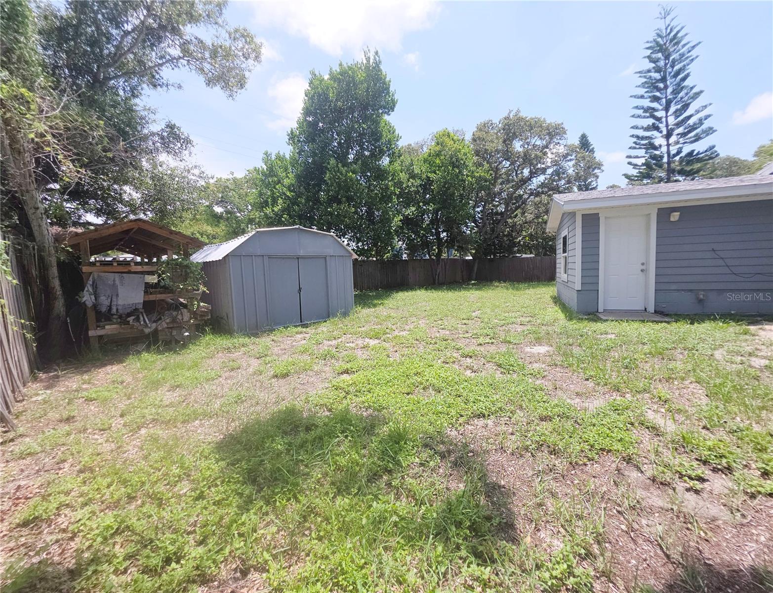 623 DEXTER DR — photo 11