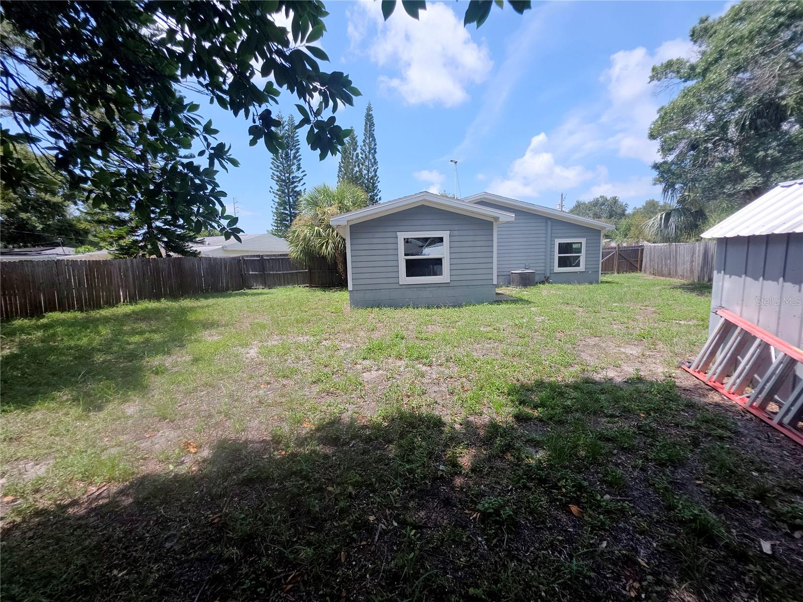 623 DEXTER DR — photo 13