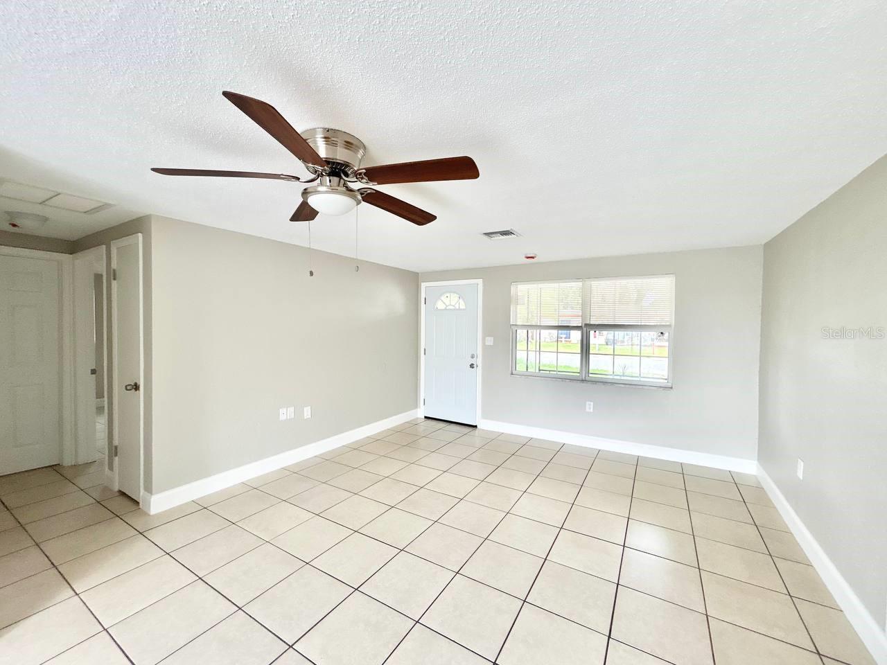 3323 FAIRMOUNT DR — photo 6