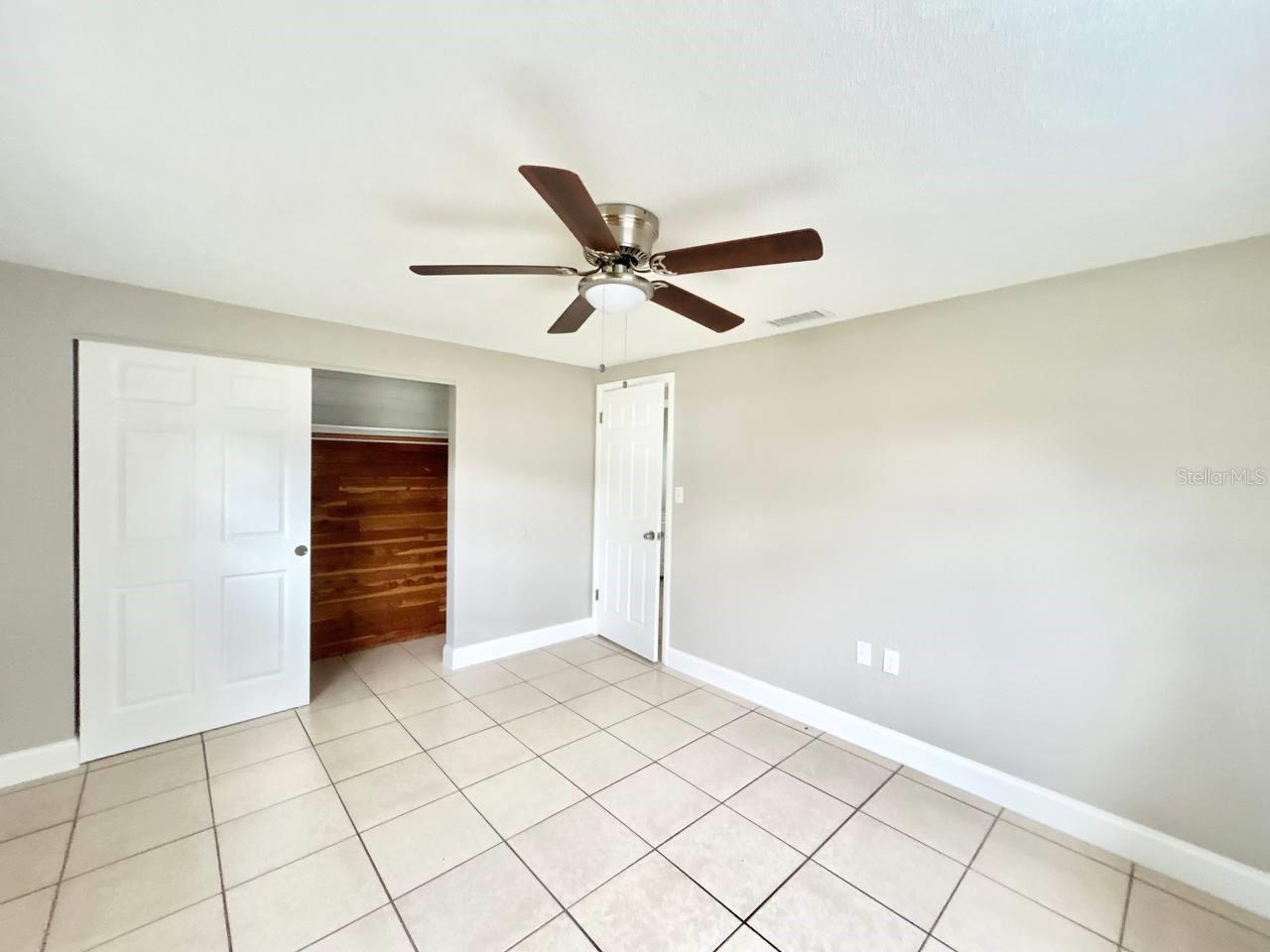 3323 FAIRMOUNT DR — photo 18