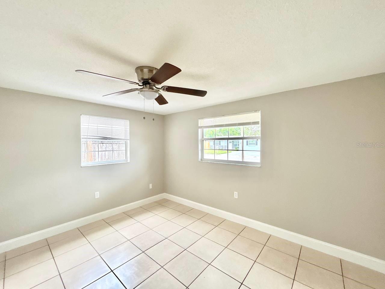 3323 FAIRMOUNT DR — photo 16