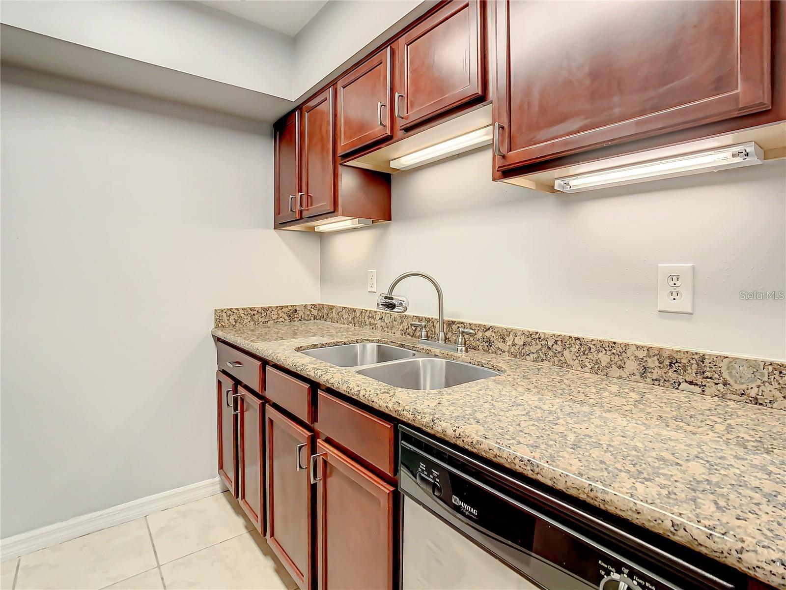 406 S CEDAR AVE #107 — photo 11