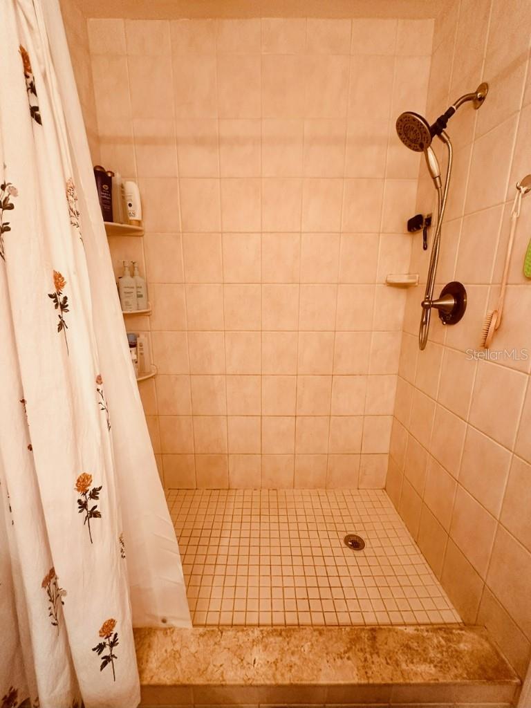 1831 KIM ACRES LN — photo 9