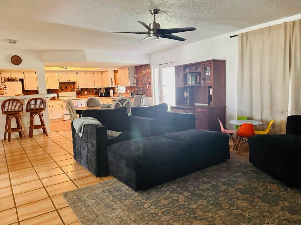 1831 KIM ACRES LN — photo 3