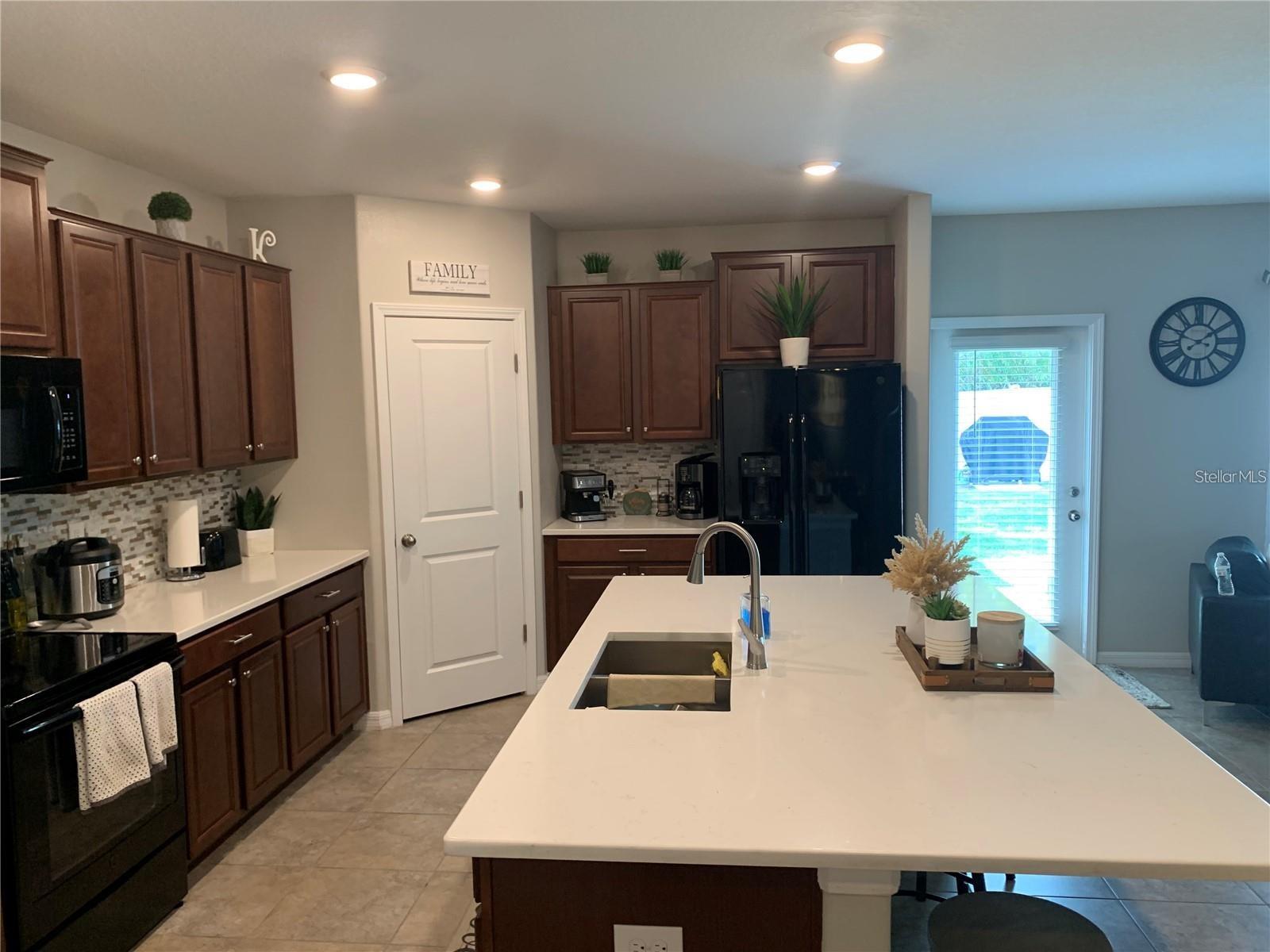 10460 CARLOWAY HILLS DR — photo 9
