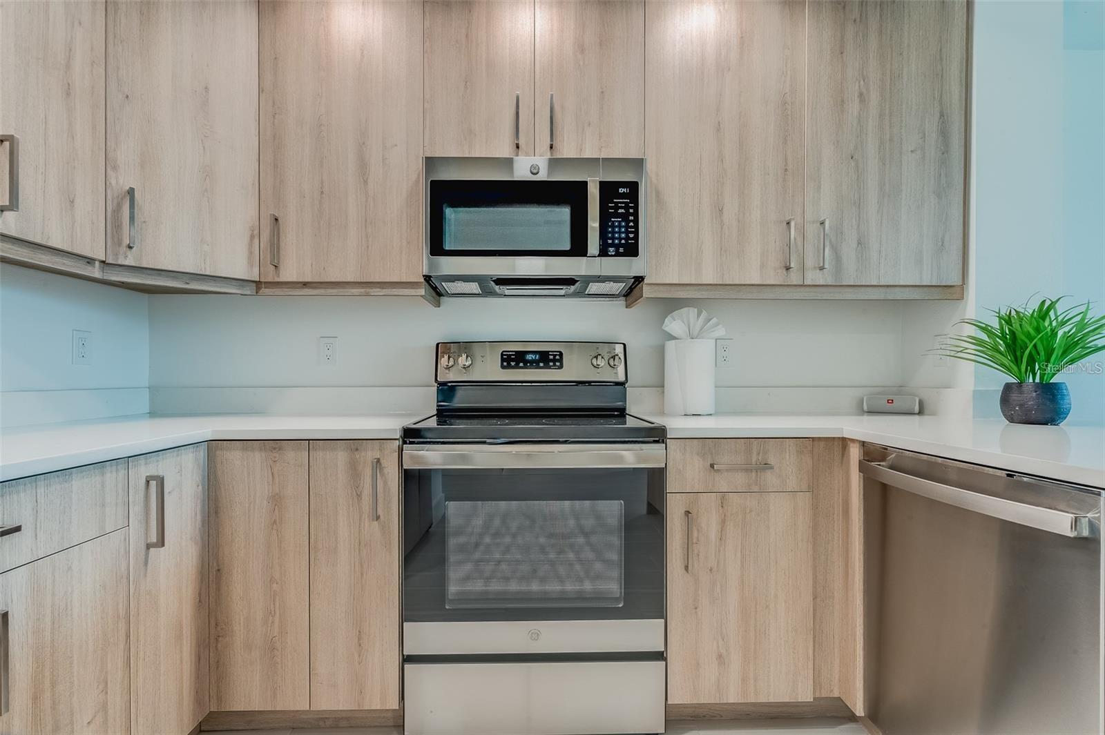 415 ISLAND WAY #311 — photo 13
