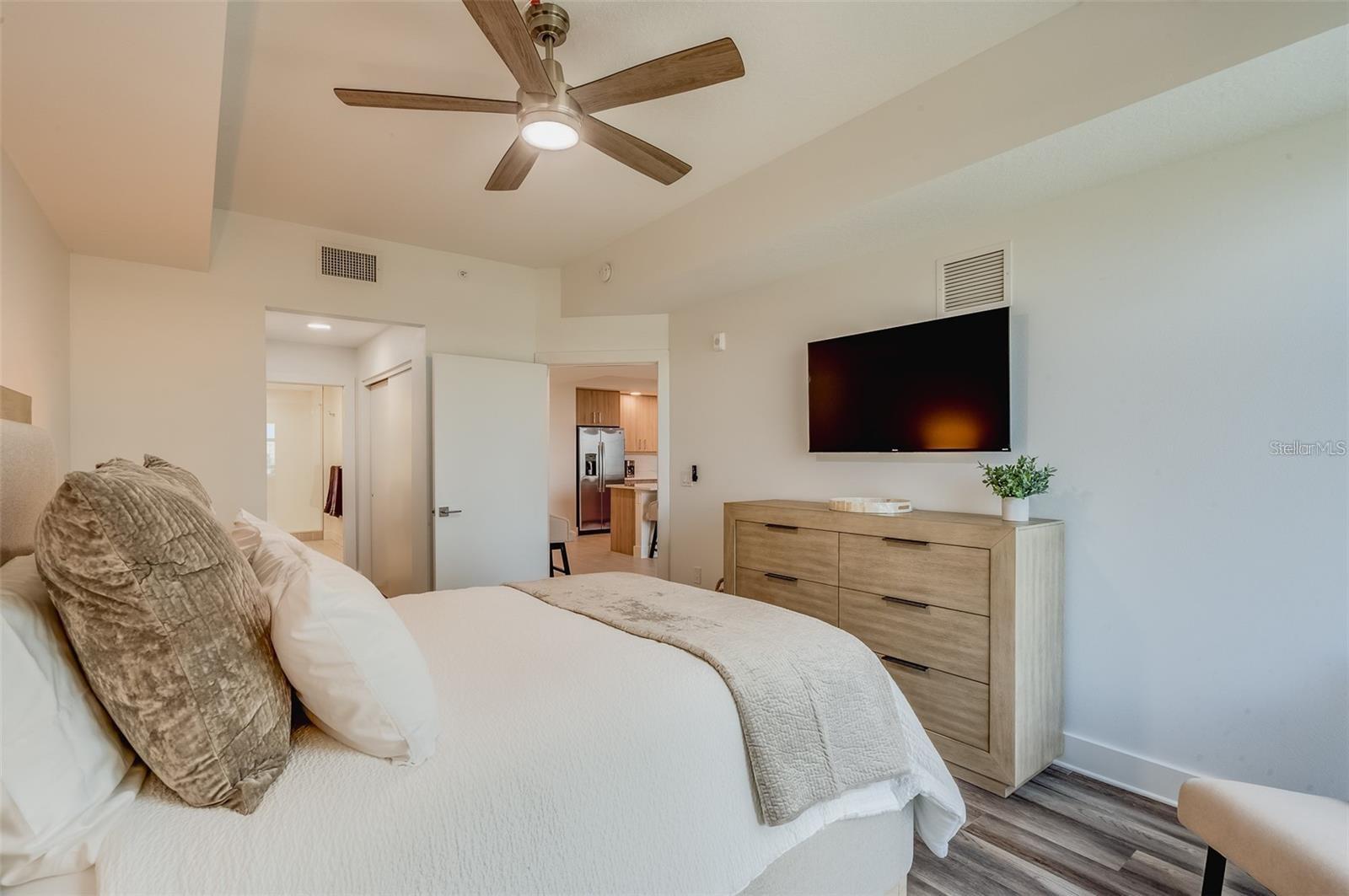 415 ISLAND WAY #311 — photo 15