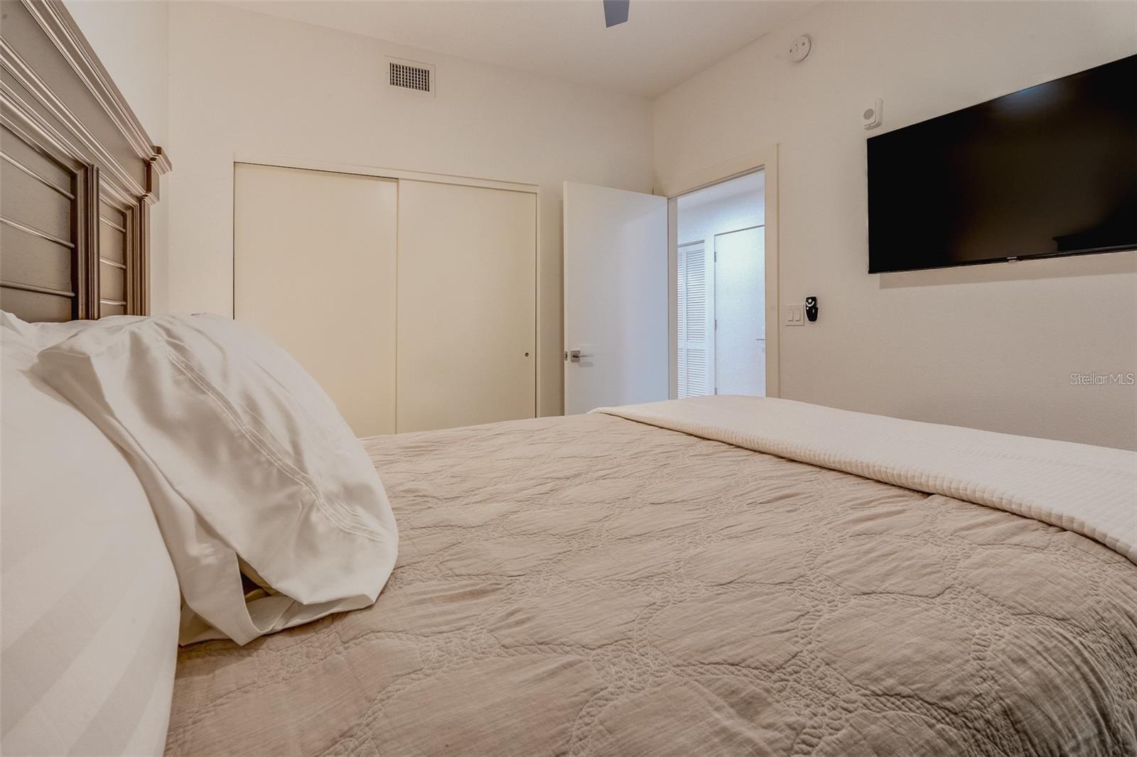 415 ISLAND WAY #311 — photo 31