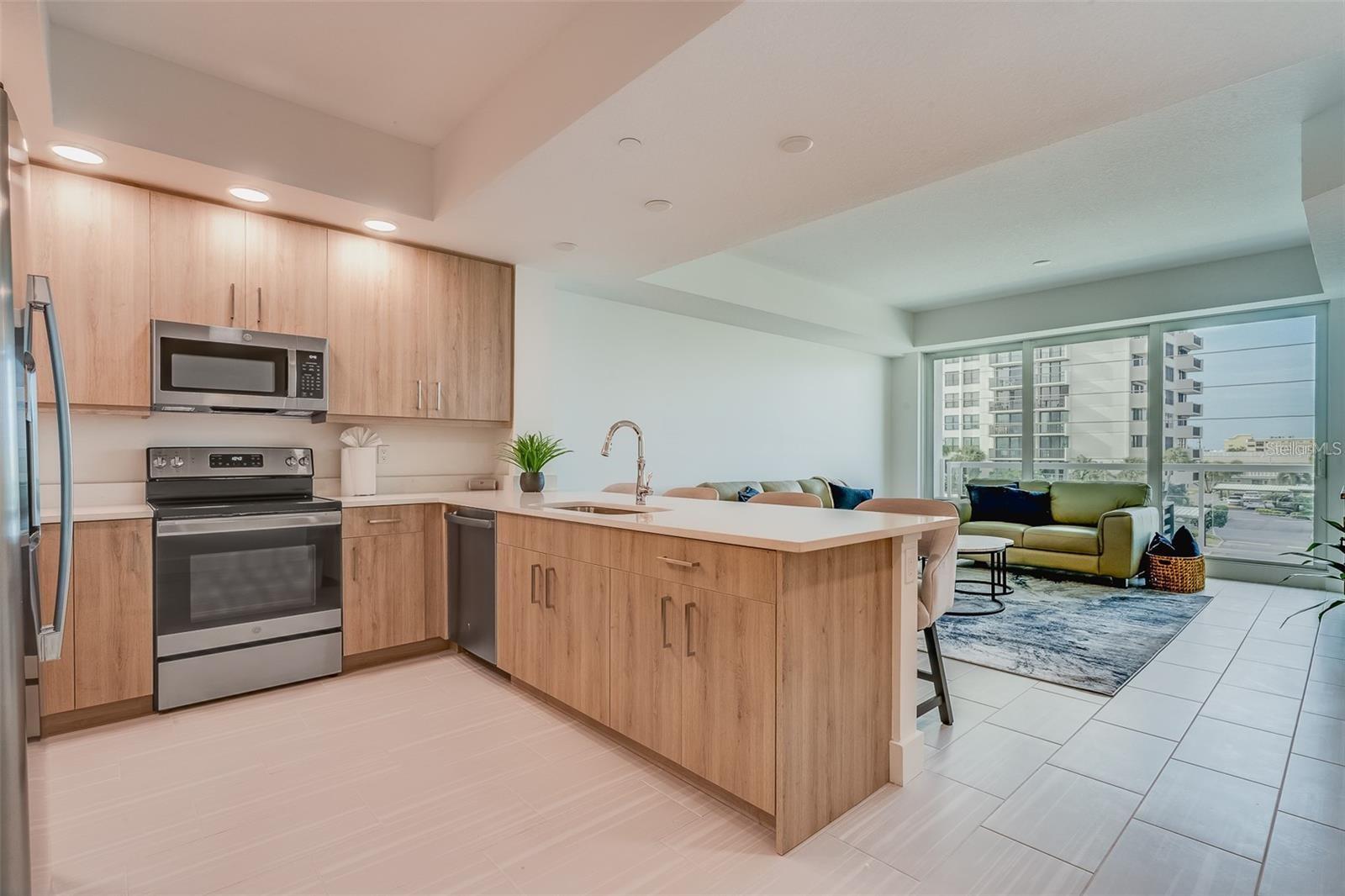 415 ISLAND WAY #311 — photo 4