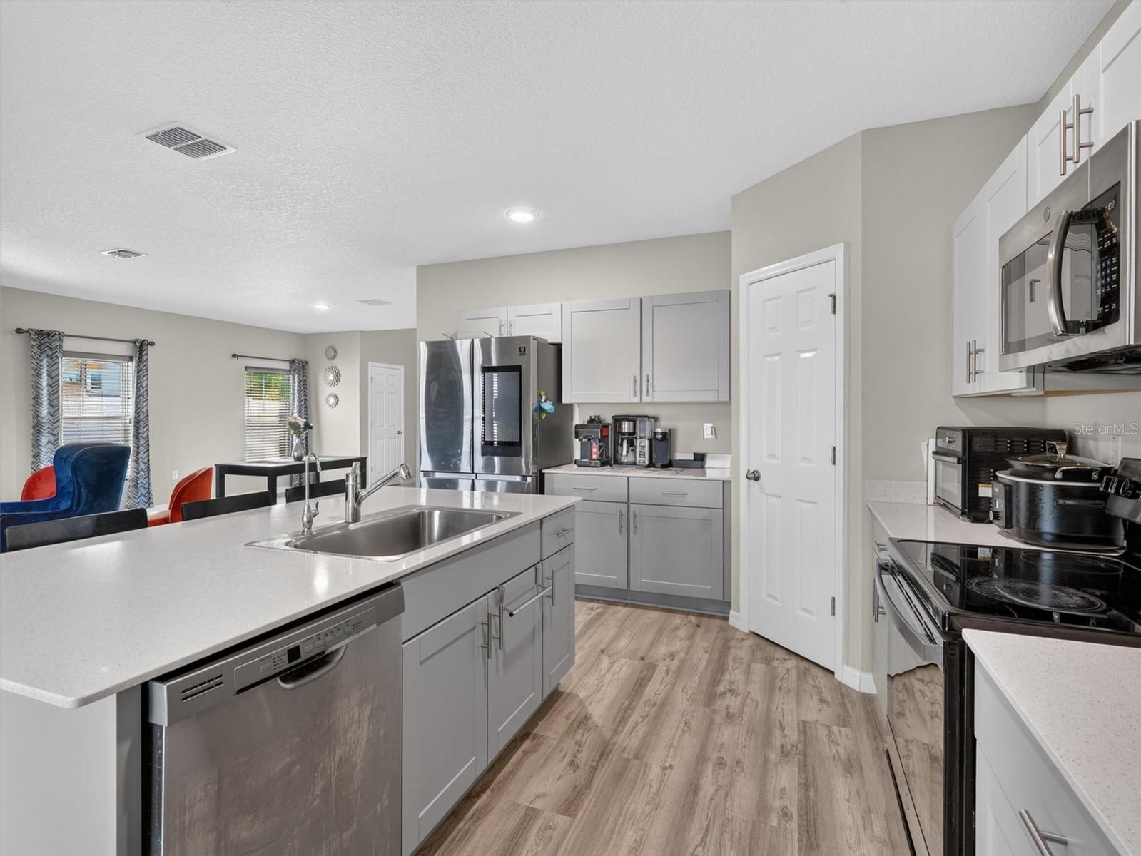 12879 FRENCH MARKET DR — photo 8
