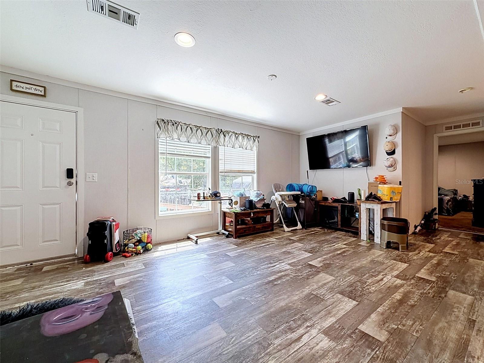 17721 DRAYTON ST — photo 10