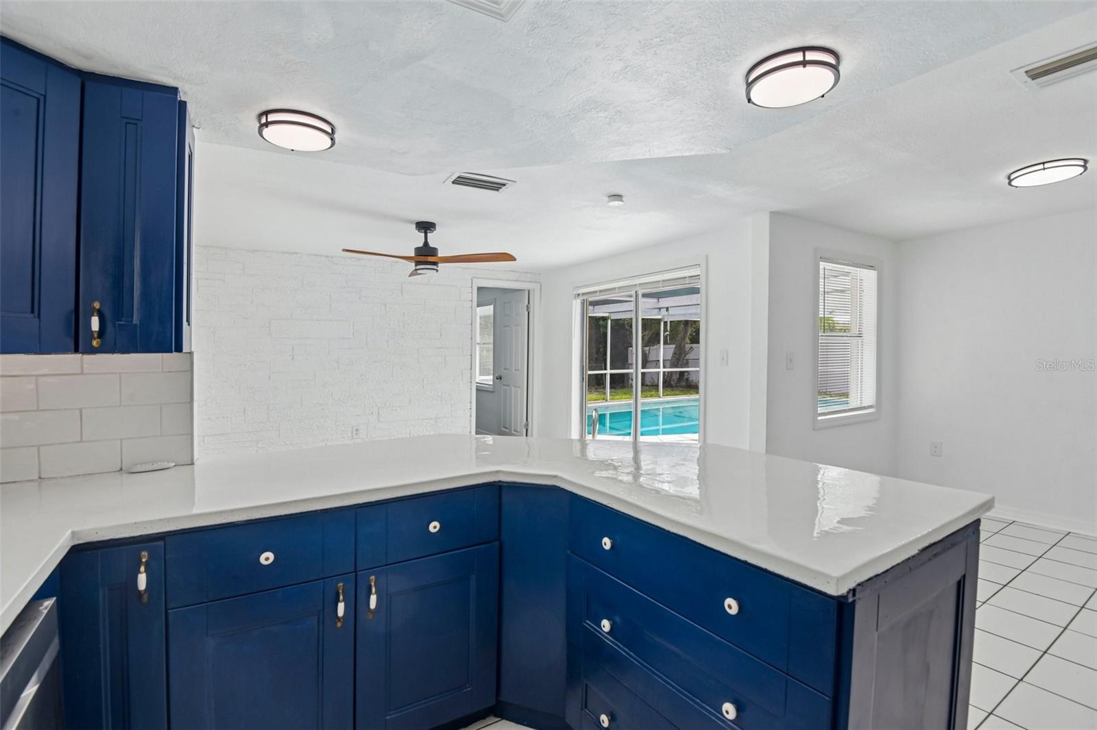 7303 HEATH DR — photo 15