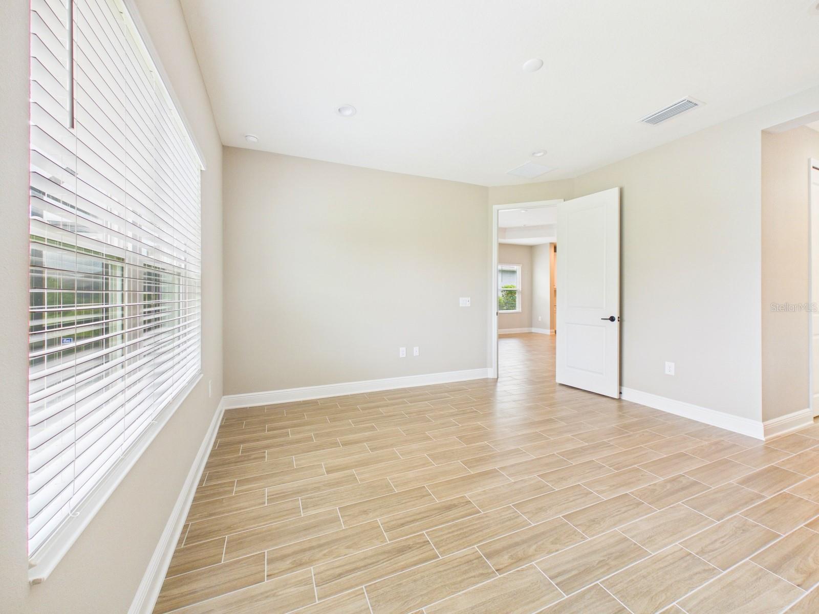 10012 LAKE WALES CIR — photo 67