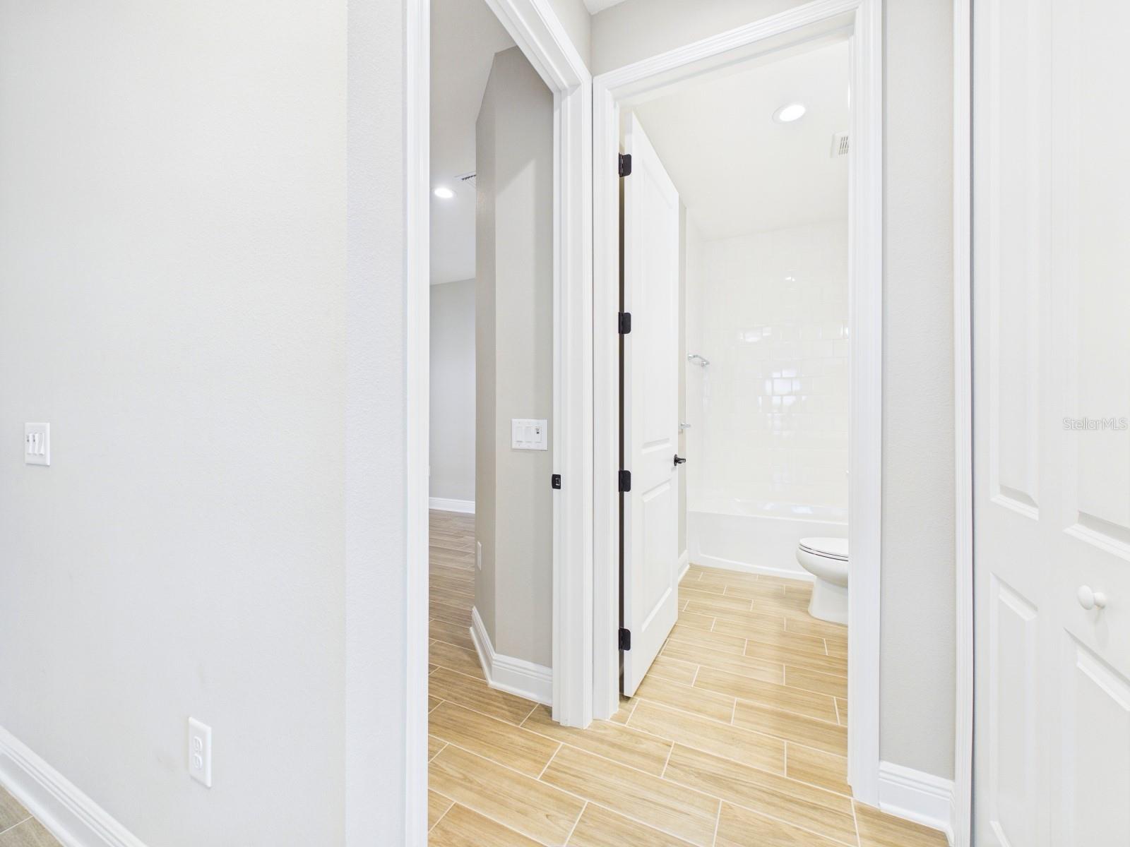10012 LAKE WALES CIR — photo 15