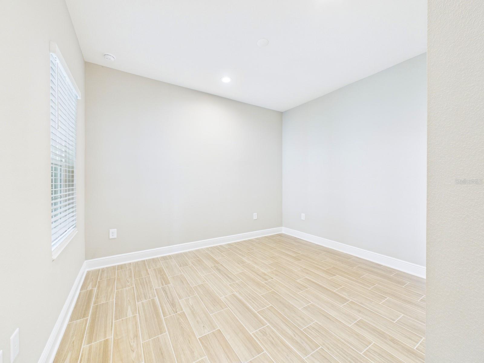 10012 LAKE WALES CIR — photo 23