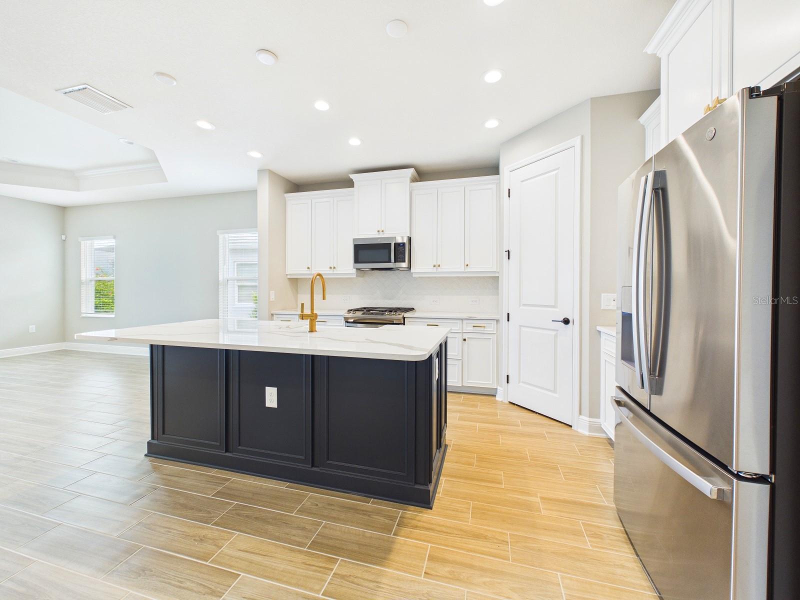 10012 LAKE WALES CIR — photo 35