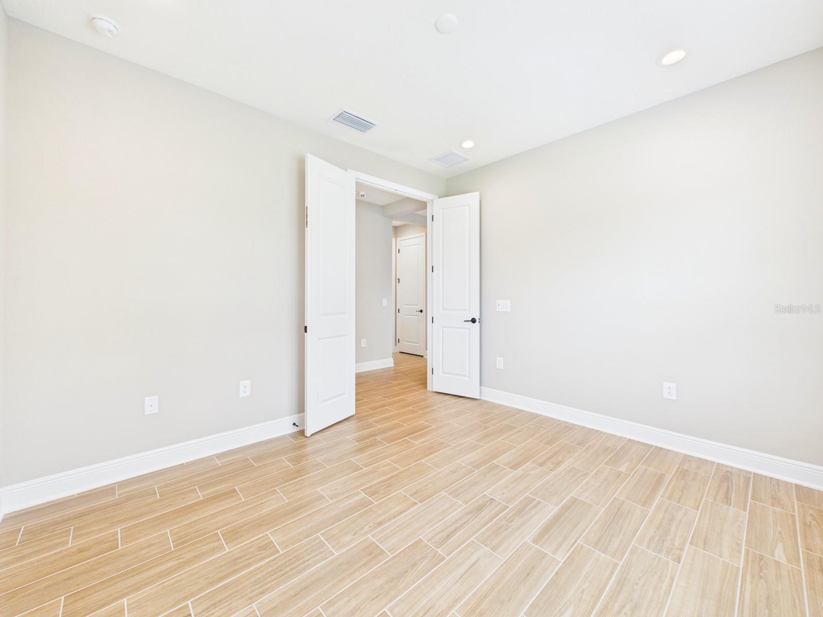 10012 LAKE WALES CIR — photo 14