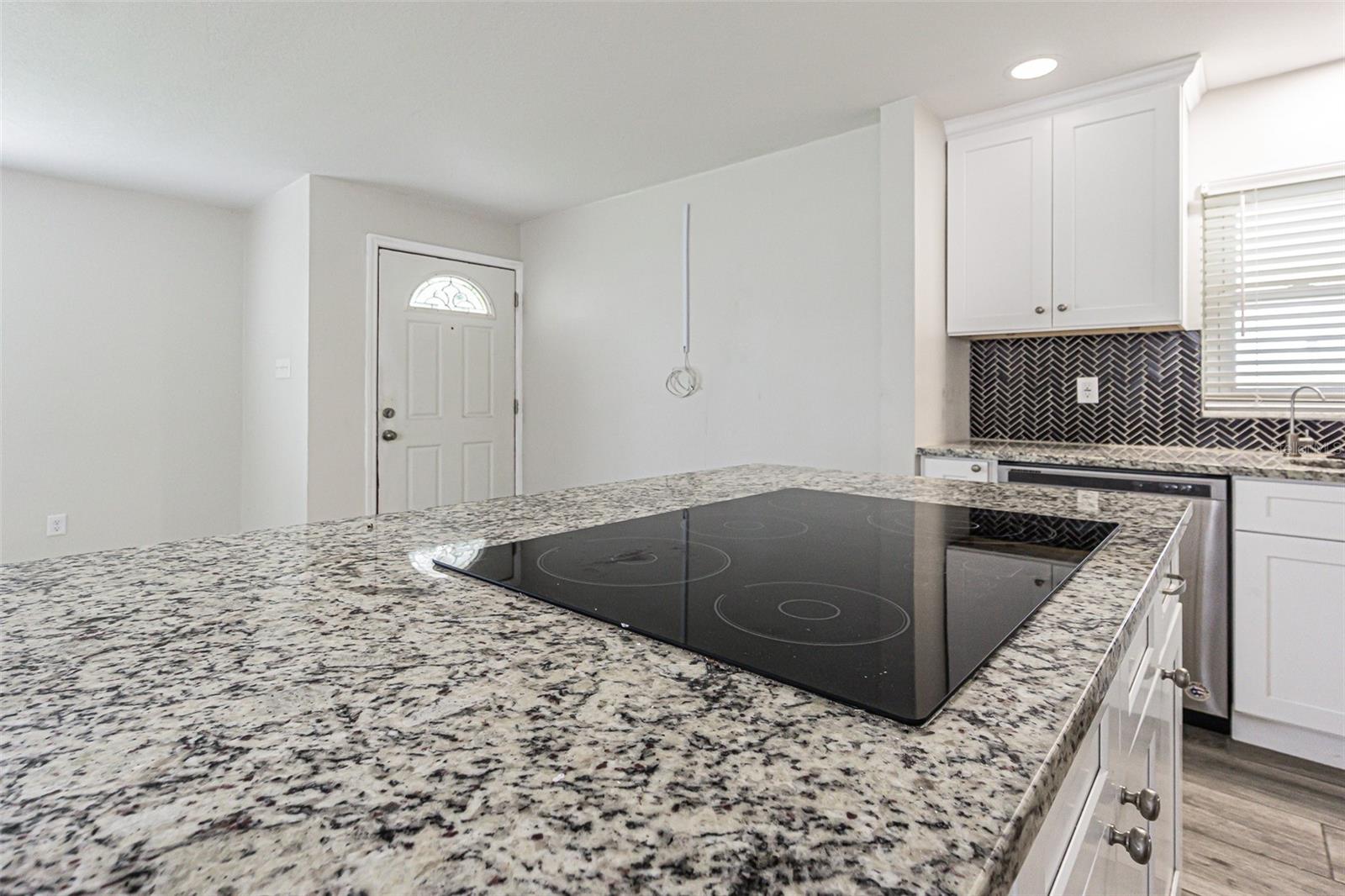 925 CEDARWOOD AVE — photo 9