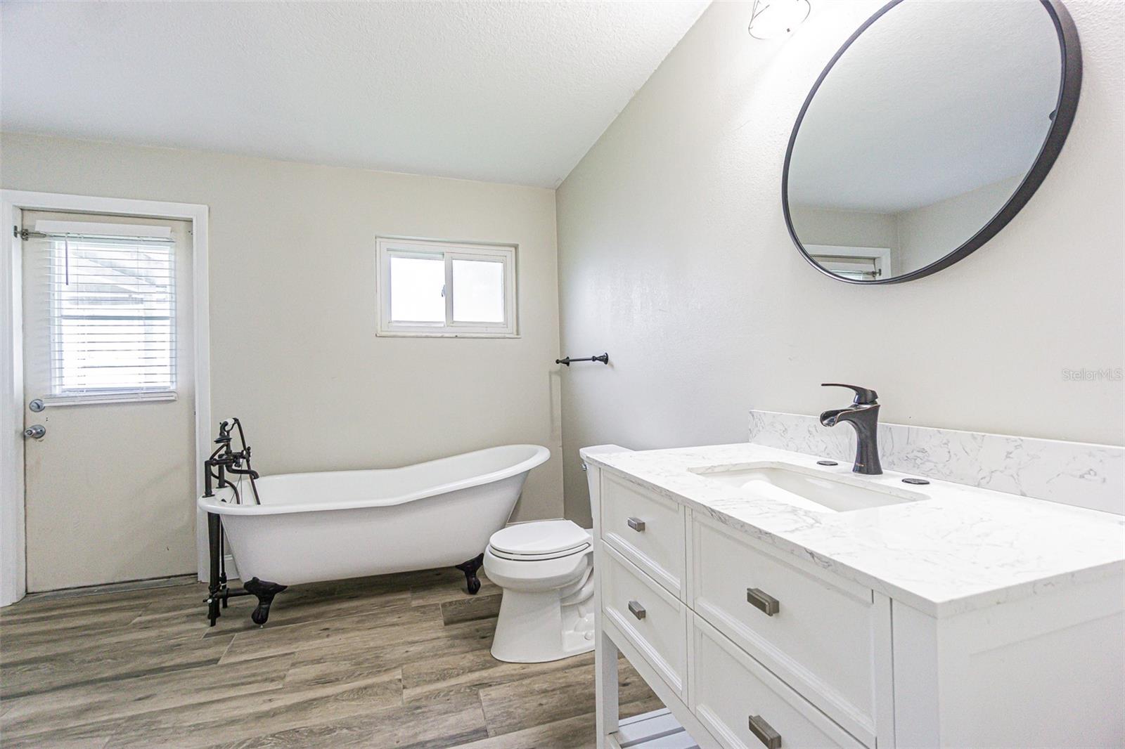 925 CEDARWOOD AVE — photo 15