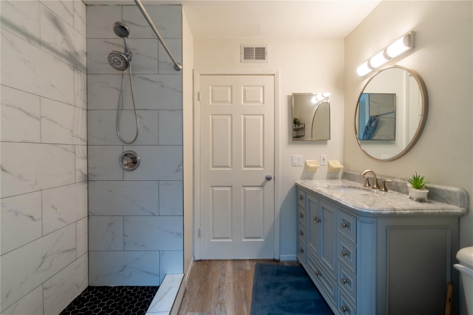 4003 BAYSIDE CT — photo 28