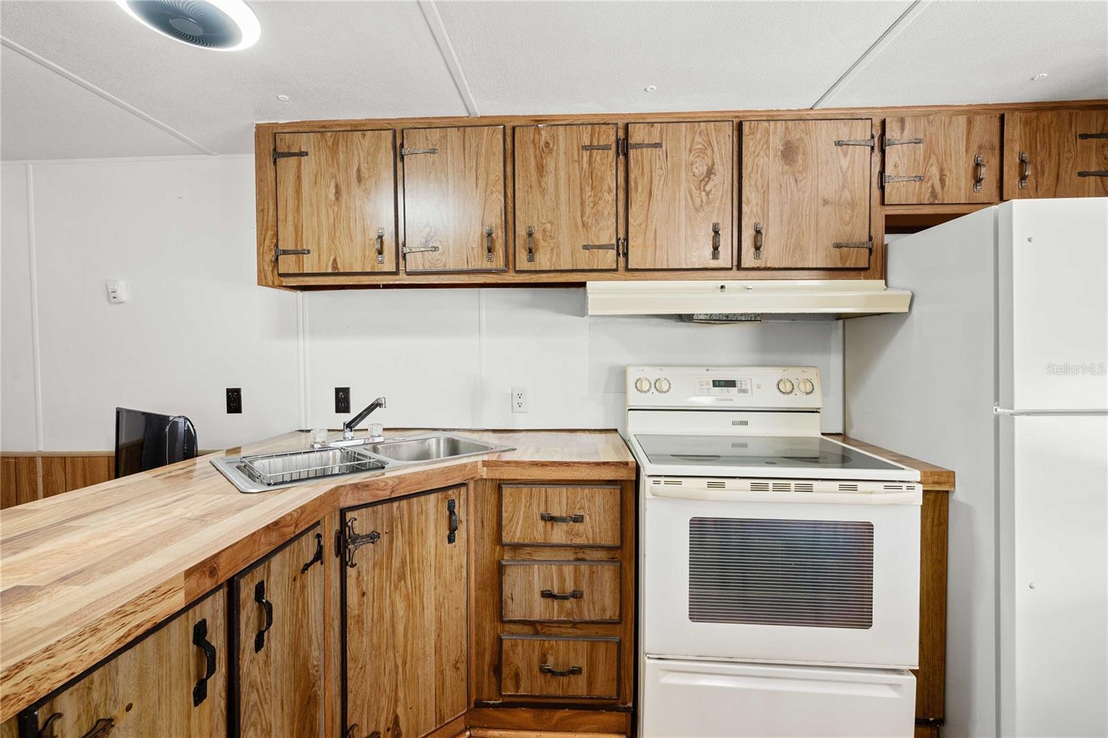 5318 ASTRID DR — photo 7
