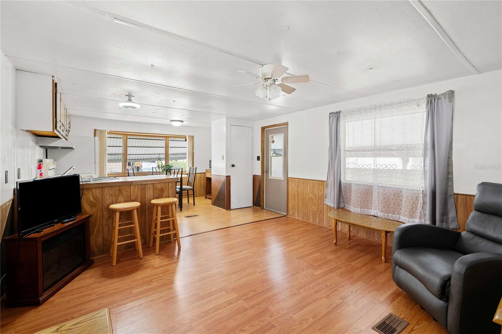 5318 ASTRID DR — photo 12