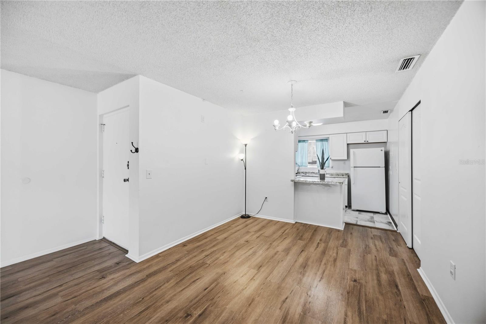 2752 HIDDEN LAKE BLVD #C — photo 8