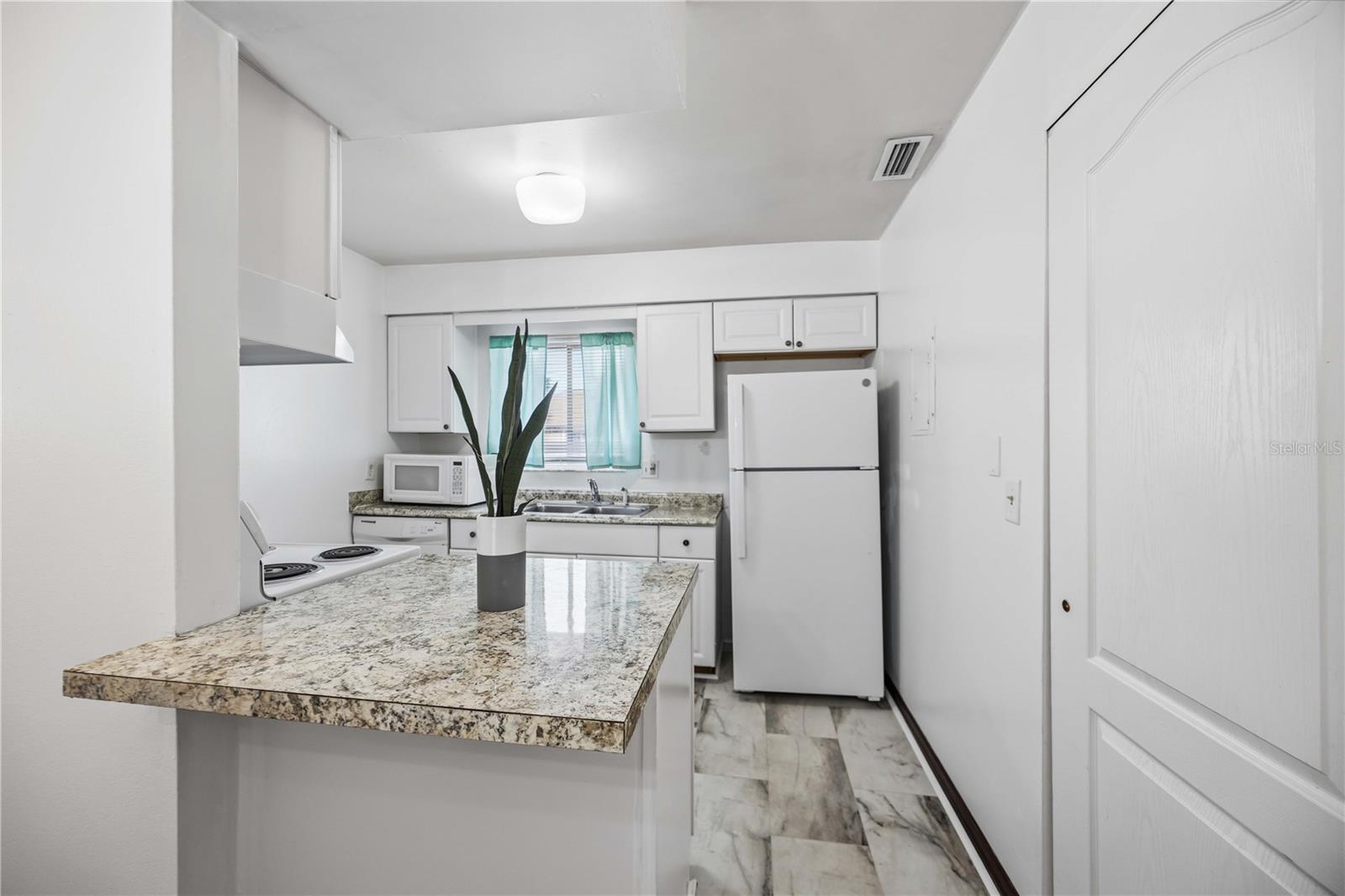2752 HIDDEN LAKE BLVD #C — photo 13