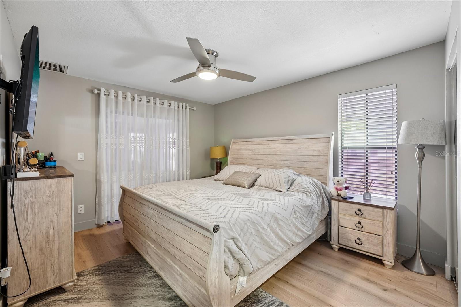 3376 SHORNCLIFFE LN — photo 17
