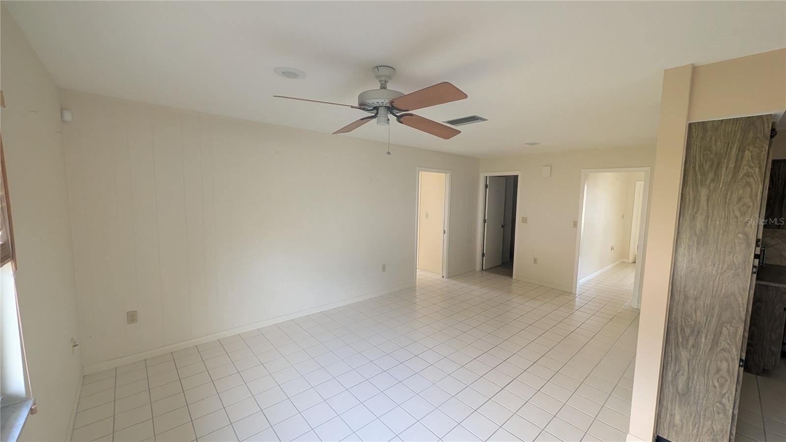 3720 PIN OAKS ST — photo 2