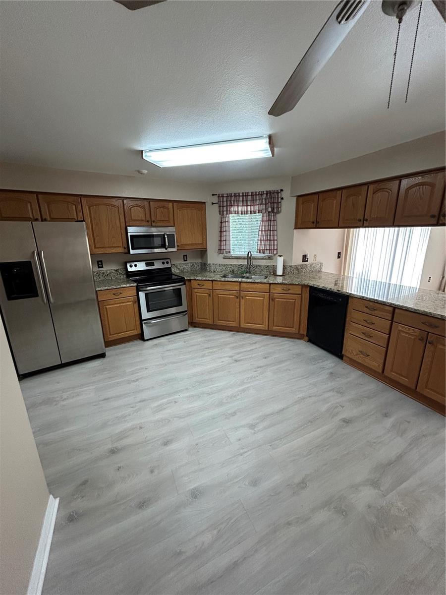 2410 CHOBEE CT — photo 2