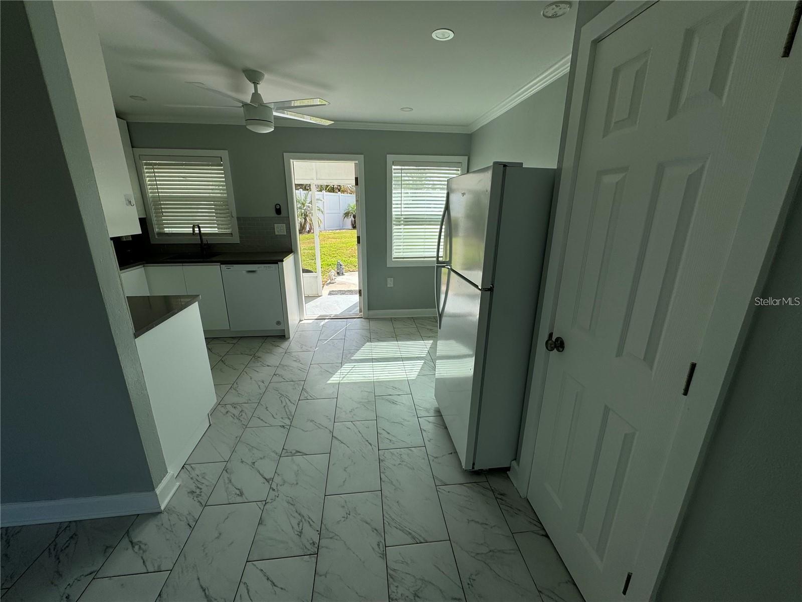 301 COLONIA LN W — photo 11