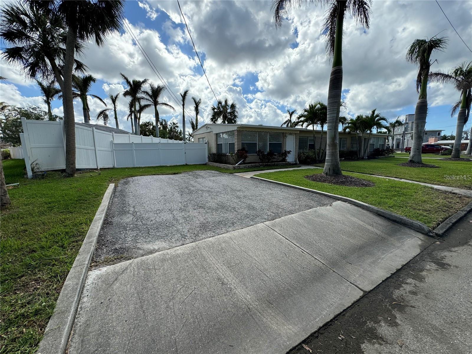 301 COLONIA LN W — photo 14