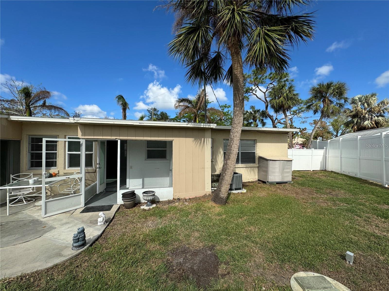 301 COLONIA LN W — photo 15