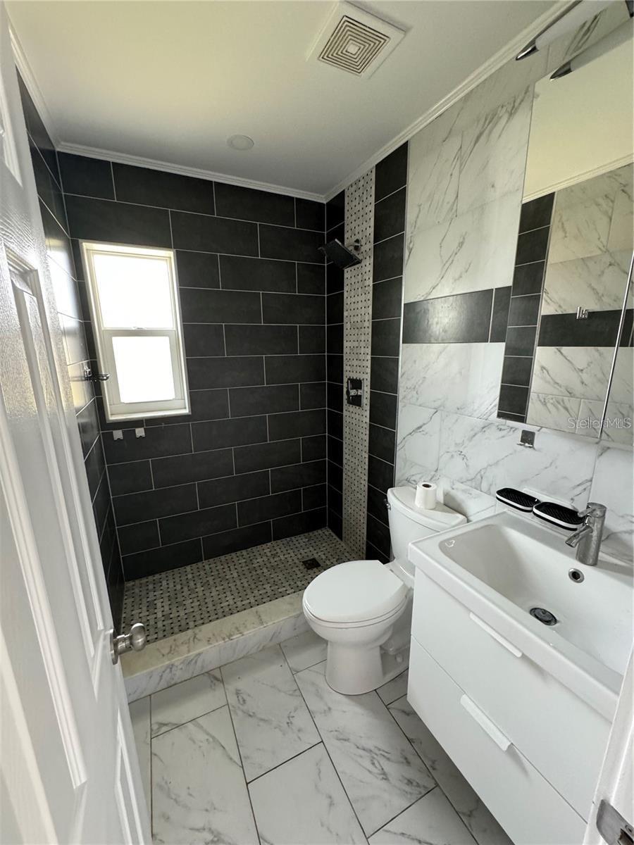 301 COLONIA LN W — photo 5