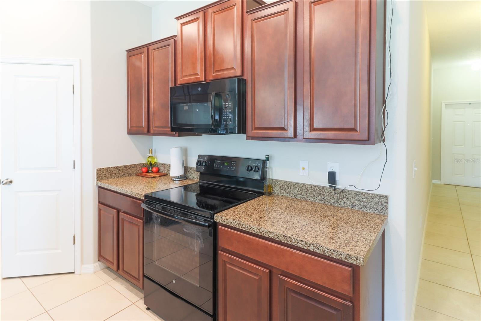 135 CASCADE BEND DR — photo 3