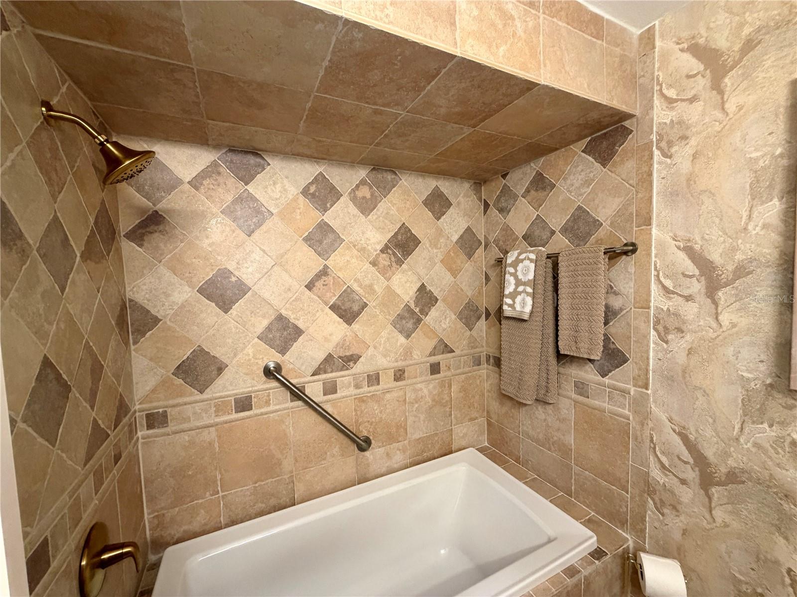 6512 KING PALM WAY — photo 24