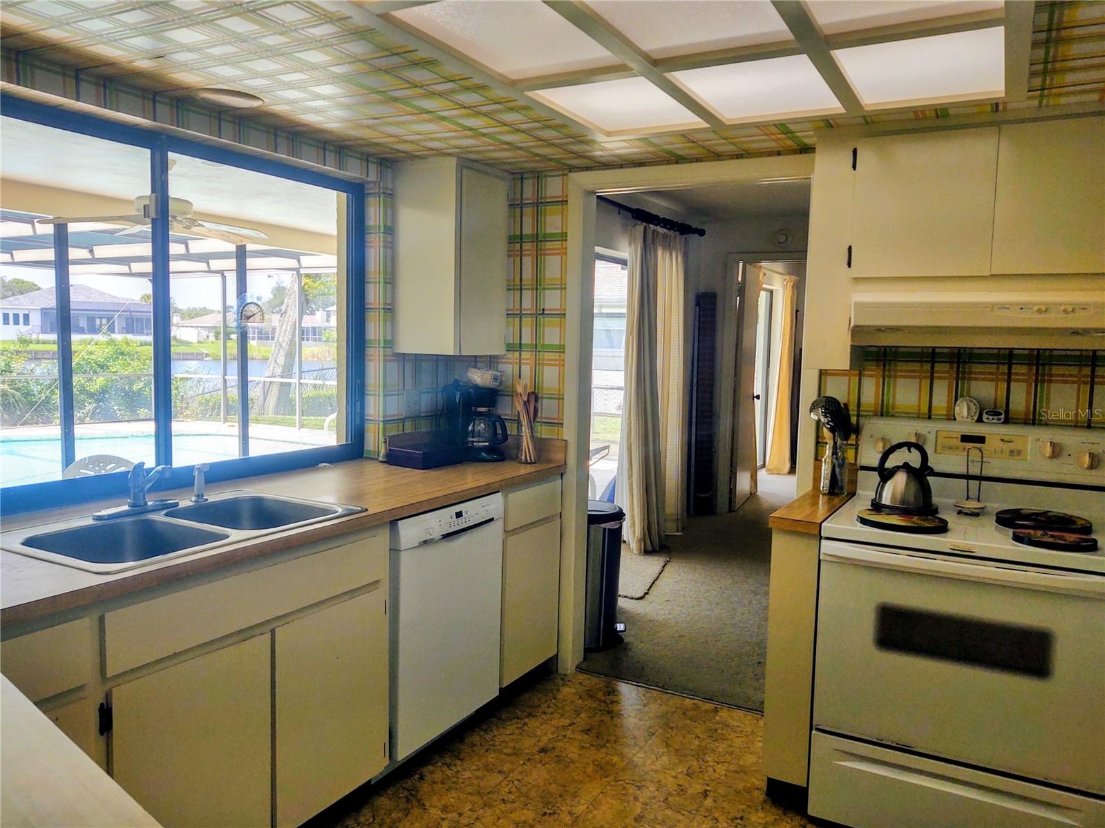619 RIVIERA BAY DR NE — photo 10