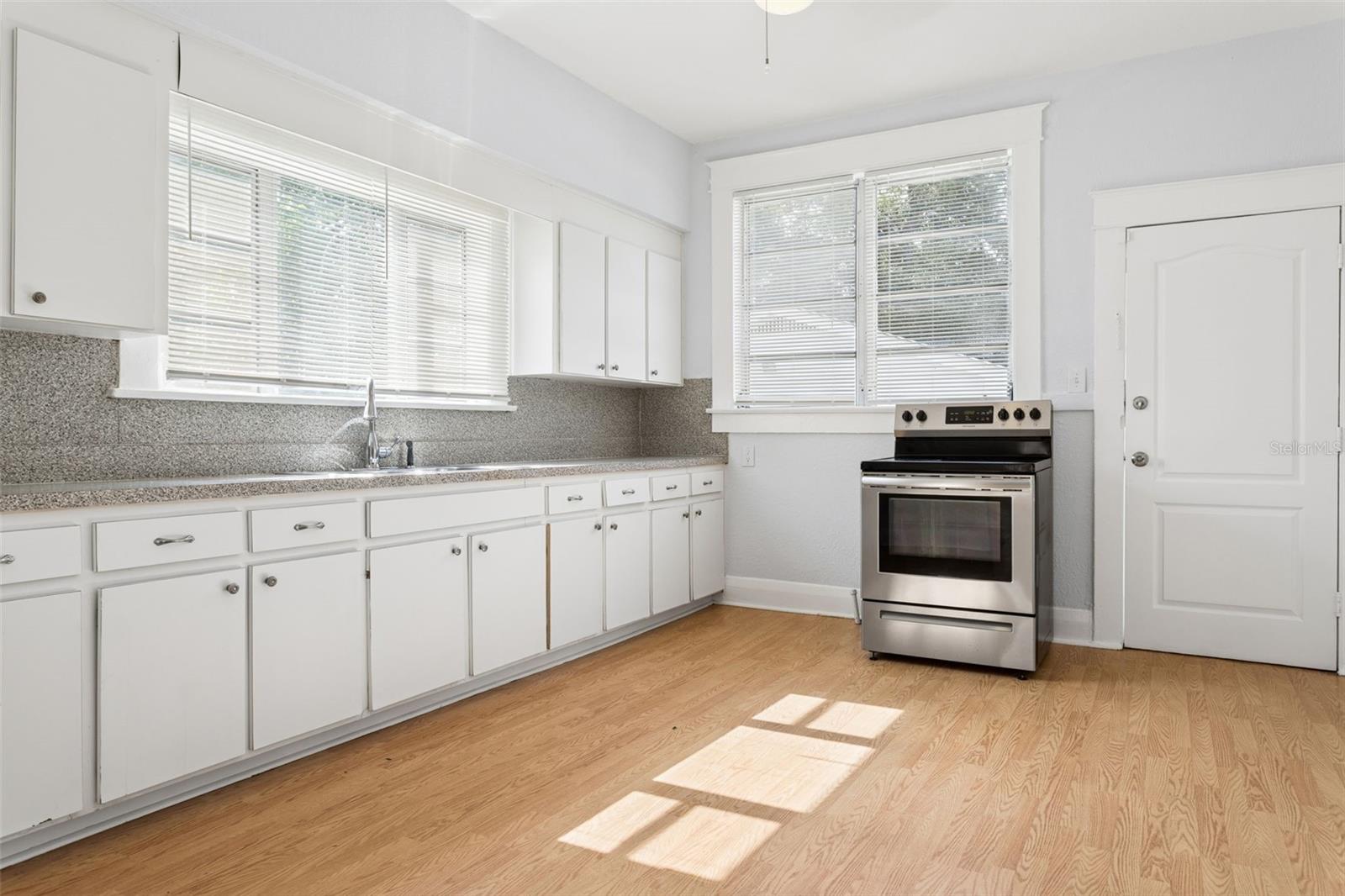 1017 E 23RD AVE — photo 11