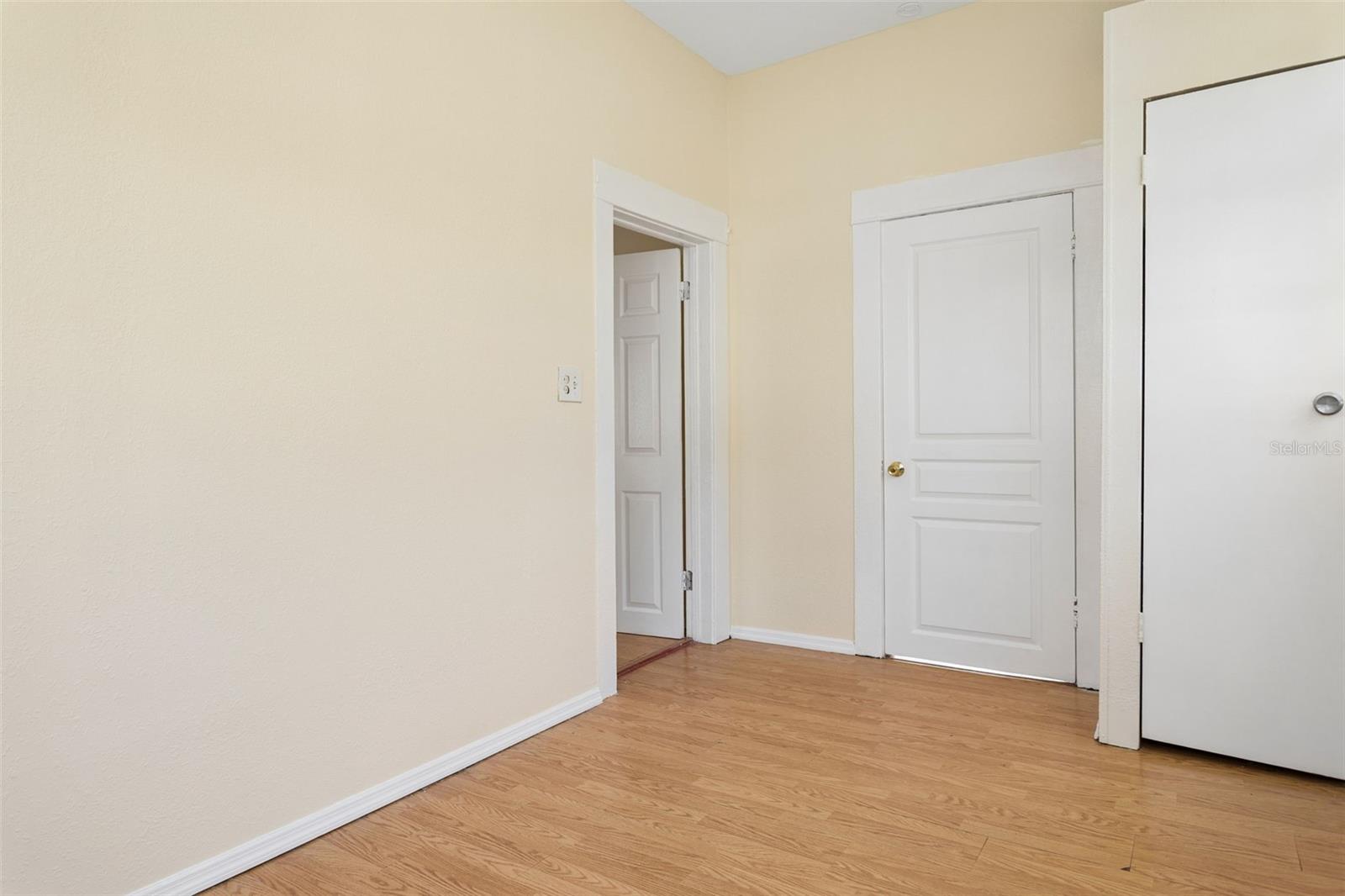 1017 E 23RD AVE — photo 21