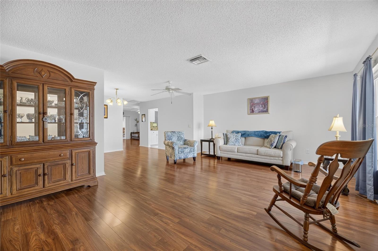 907 BLUEWATER DR — photo 7