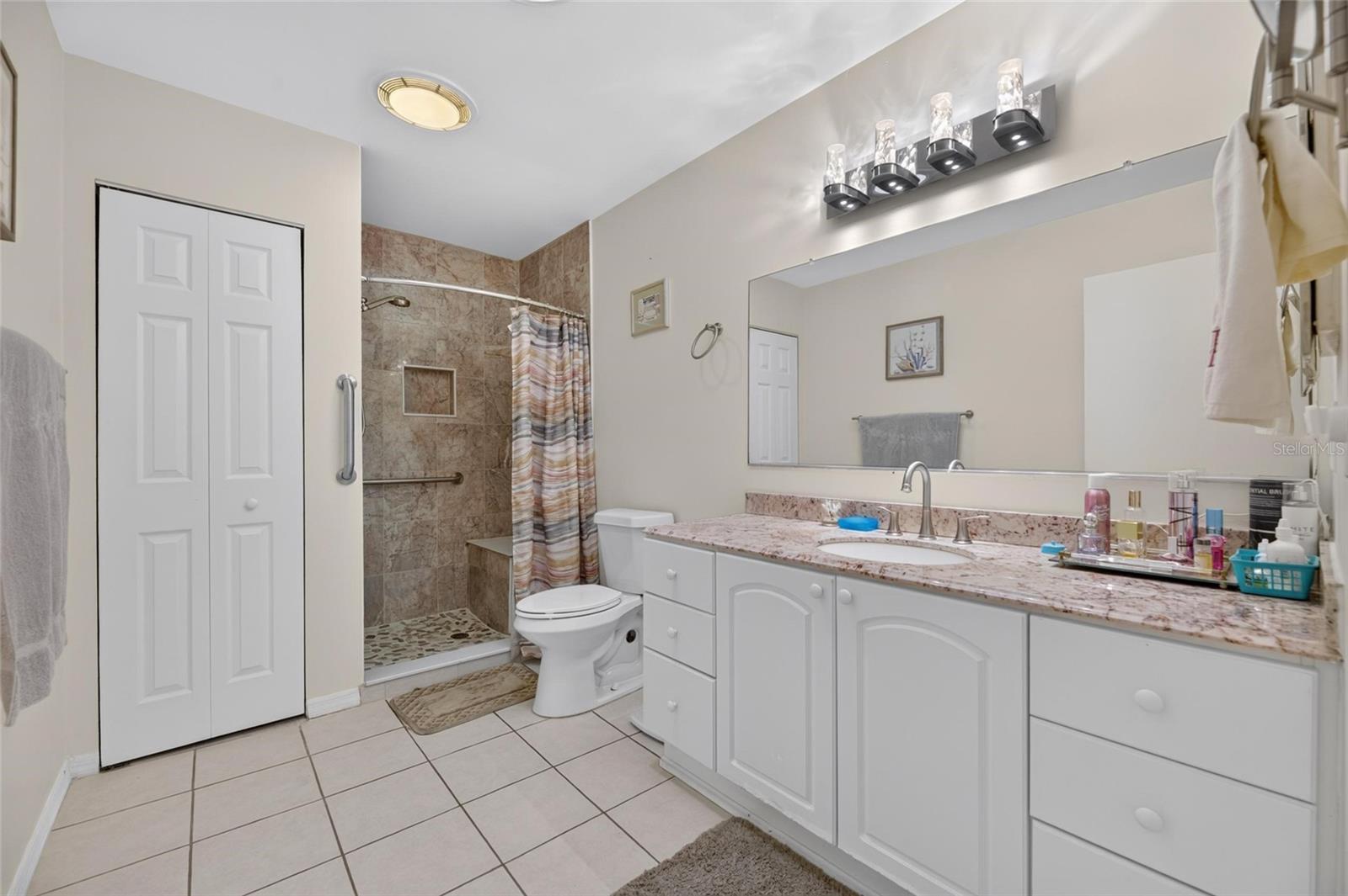 907 BLUEWATER DR — photo 28
