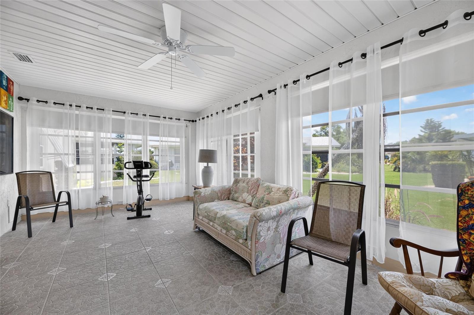 907 BLUEWATER DR — photo 30