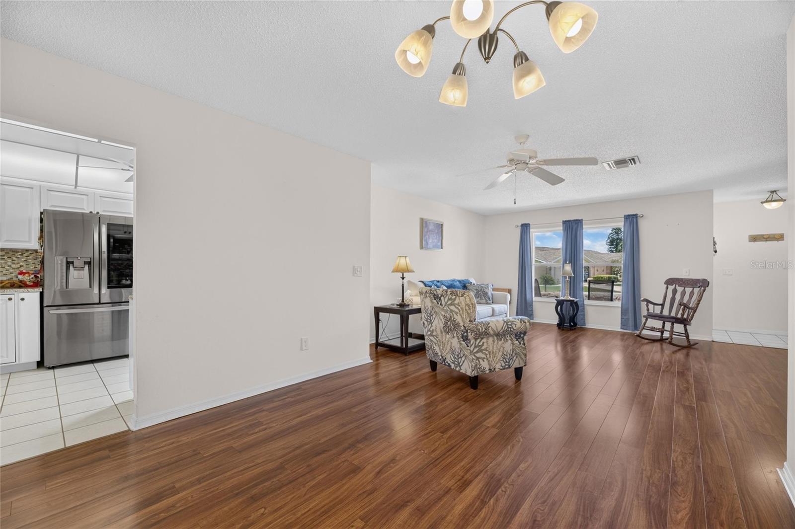 907 BLUEWATER DR — photo 11
