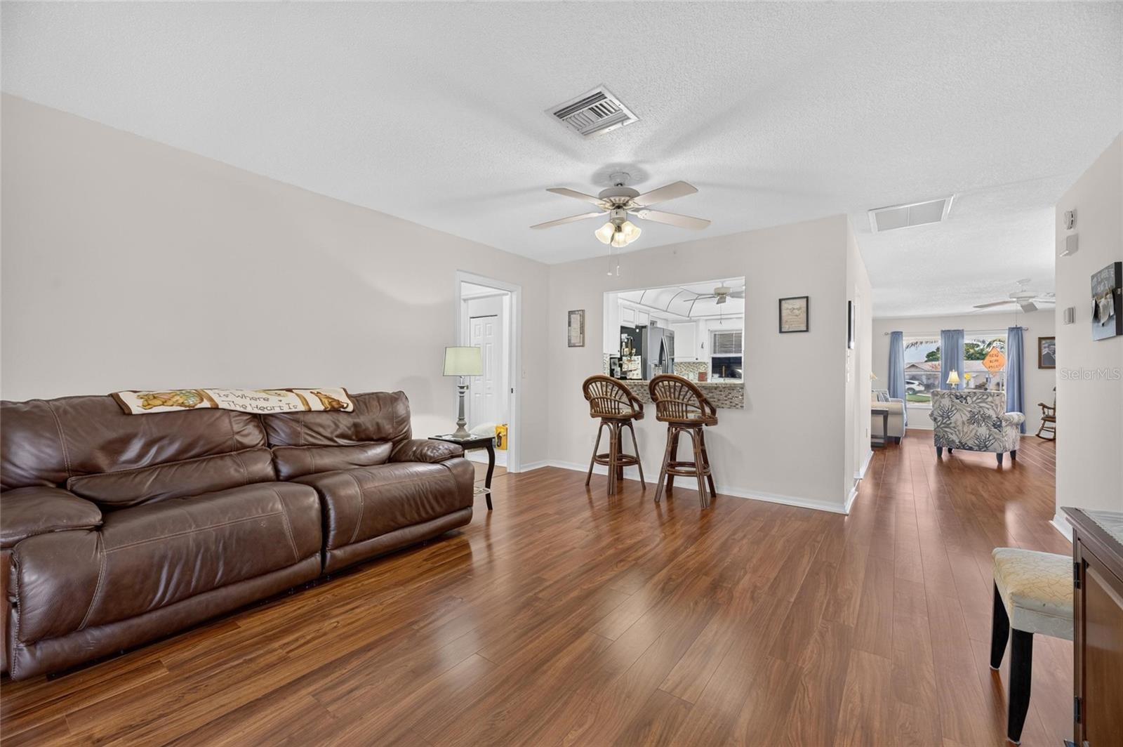 907 BLUEWATER DR — photo 18