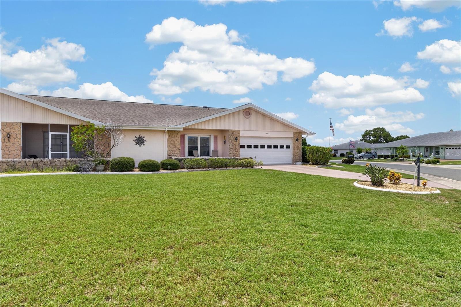 907 BLUEWATER DR — photo 2